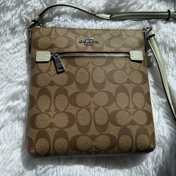 NWT! COACH CROSSBODY - Picture 2 of 7